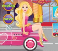 Barbie İle Objeleri Topla