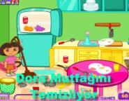 Dora Mutfağını Temizliyor