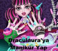 Draculaura'ya Manikür Yap